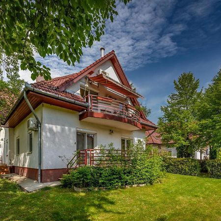 Kiraly Csaladi Apartman- Royal Family Apartment #Freegarage Budapest Exterior photo